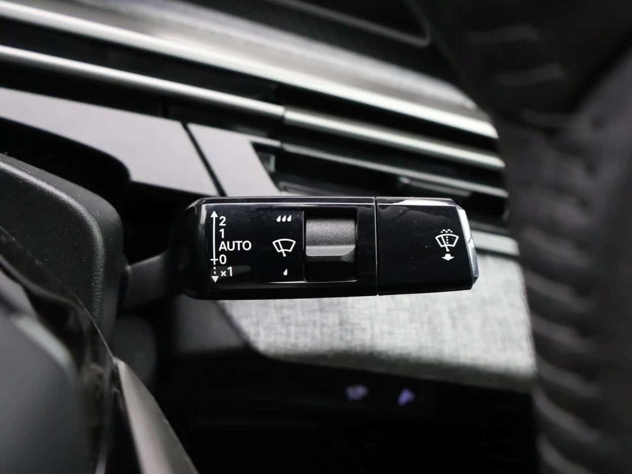 Peugeot E-3008