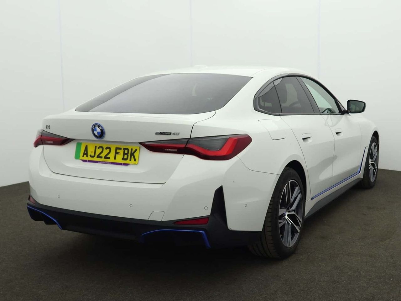 BMW i4