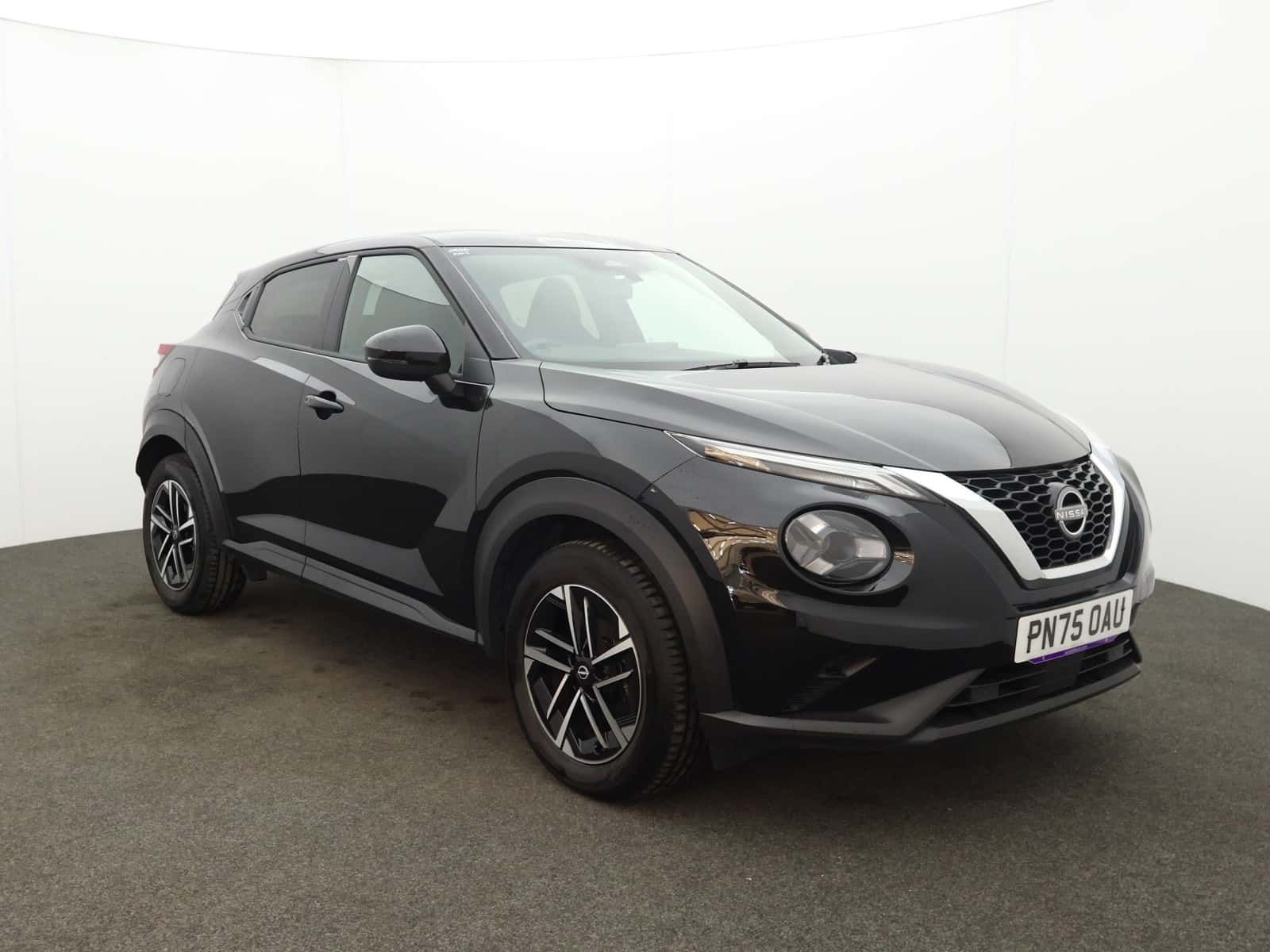 Nissan Juke listing photo