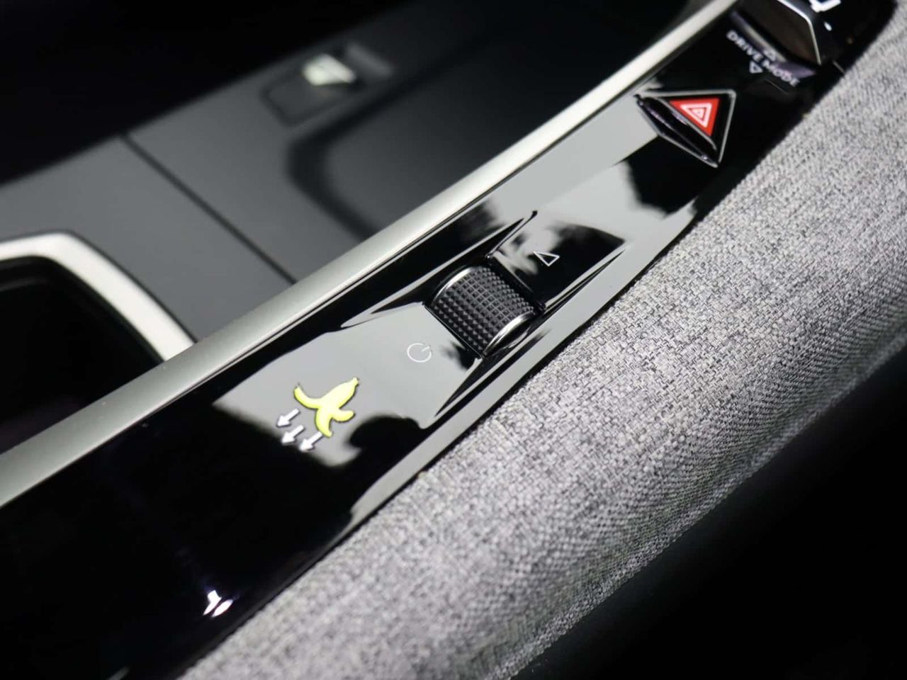 Peugeot E-3008