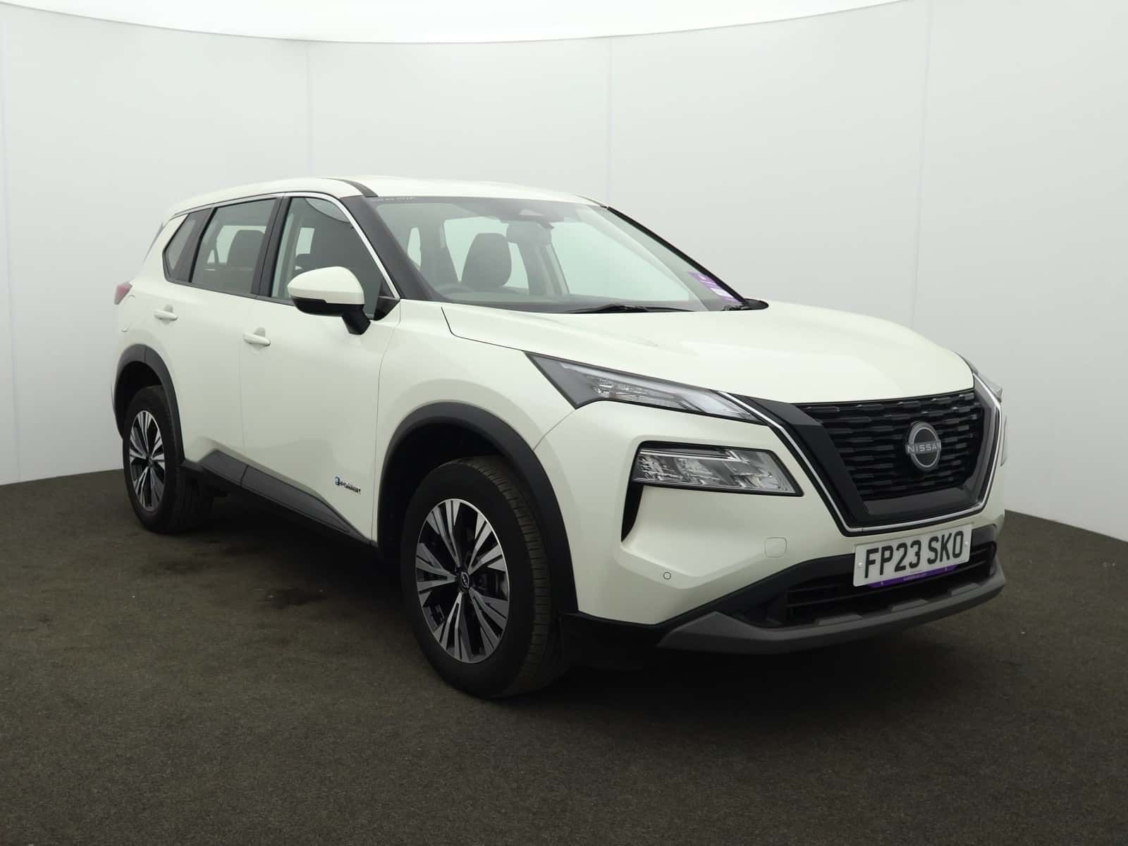 Nissan X-TRAIL listing photo