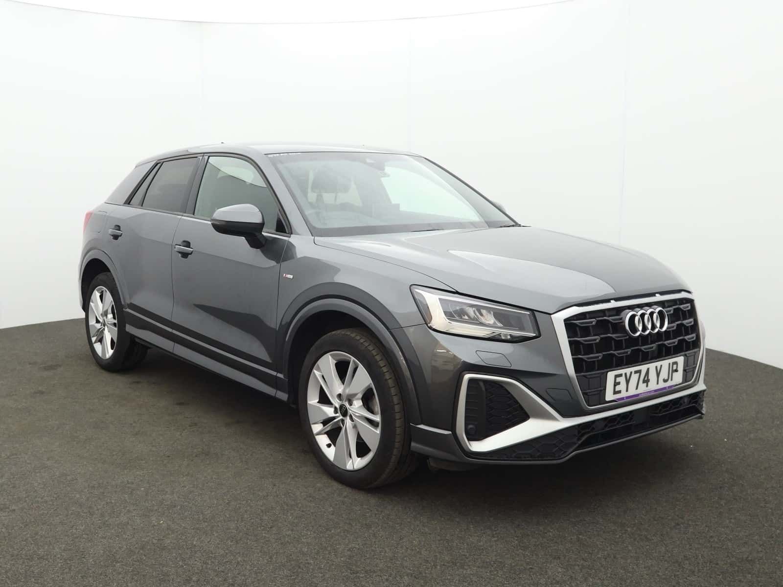 Audi Q2 listing photo