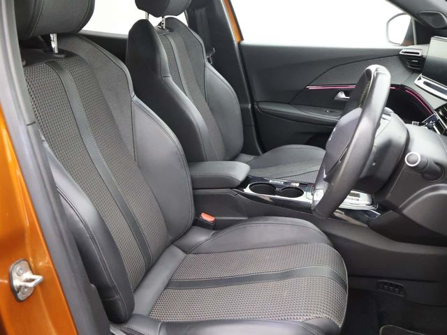 Peugeot E-2008