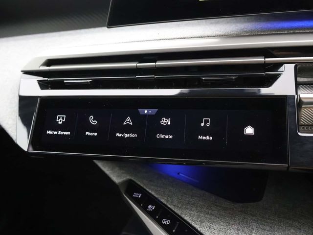 Peugeot E-3008