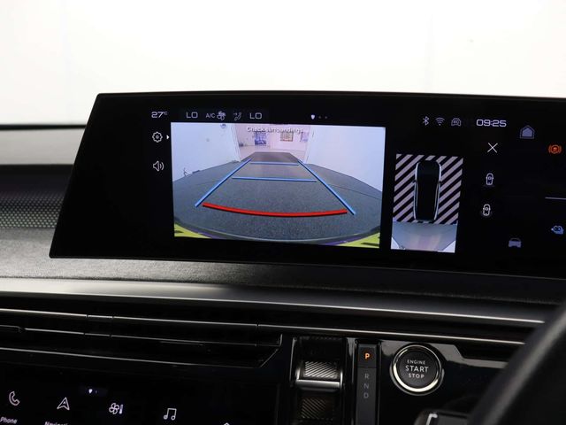 Peugeot E-3008