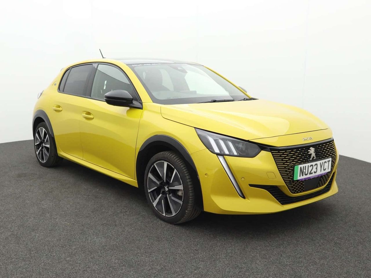 Peugeot E-208 