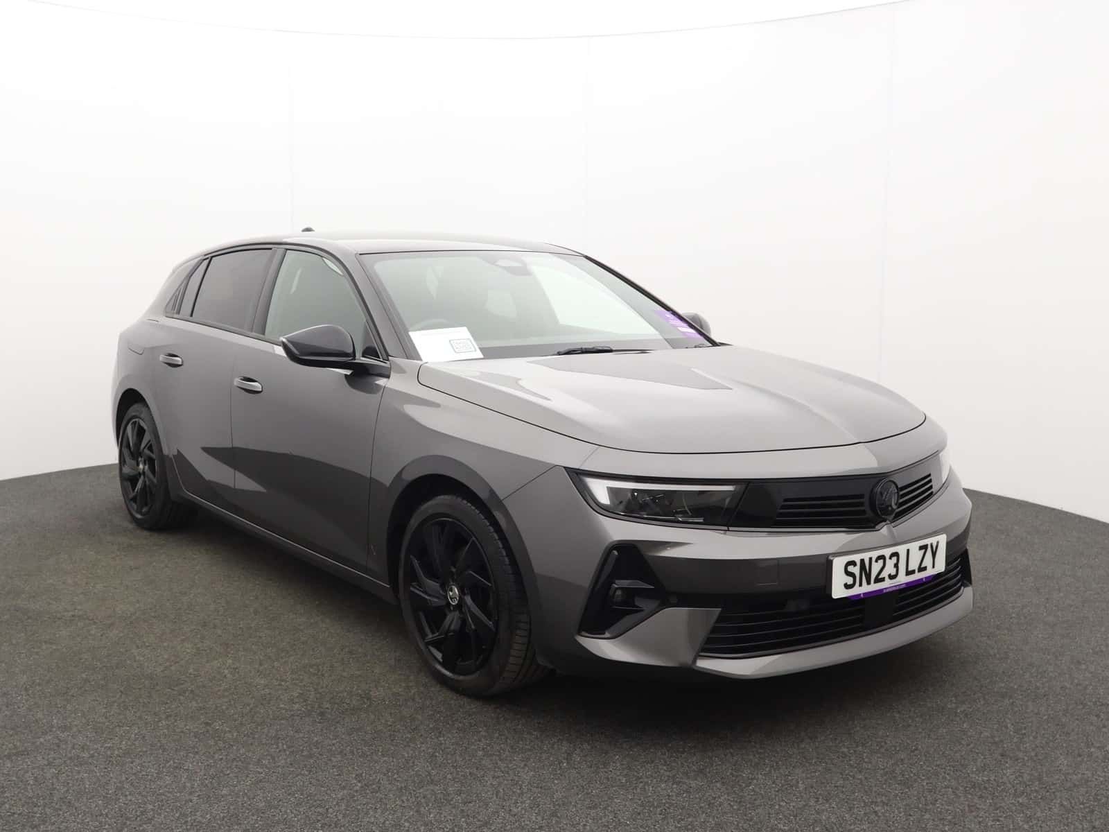 Vauxhall Astra listing photo