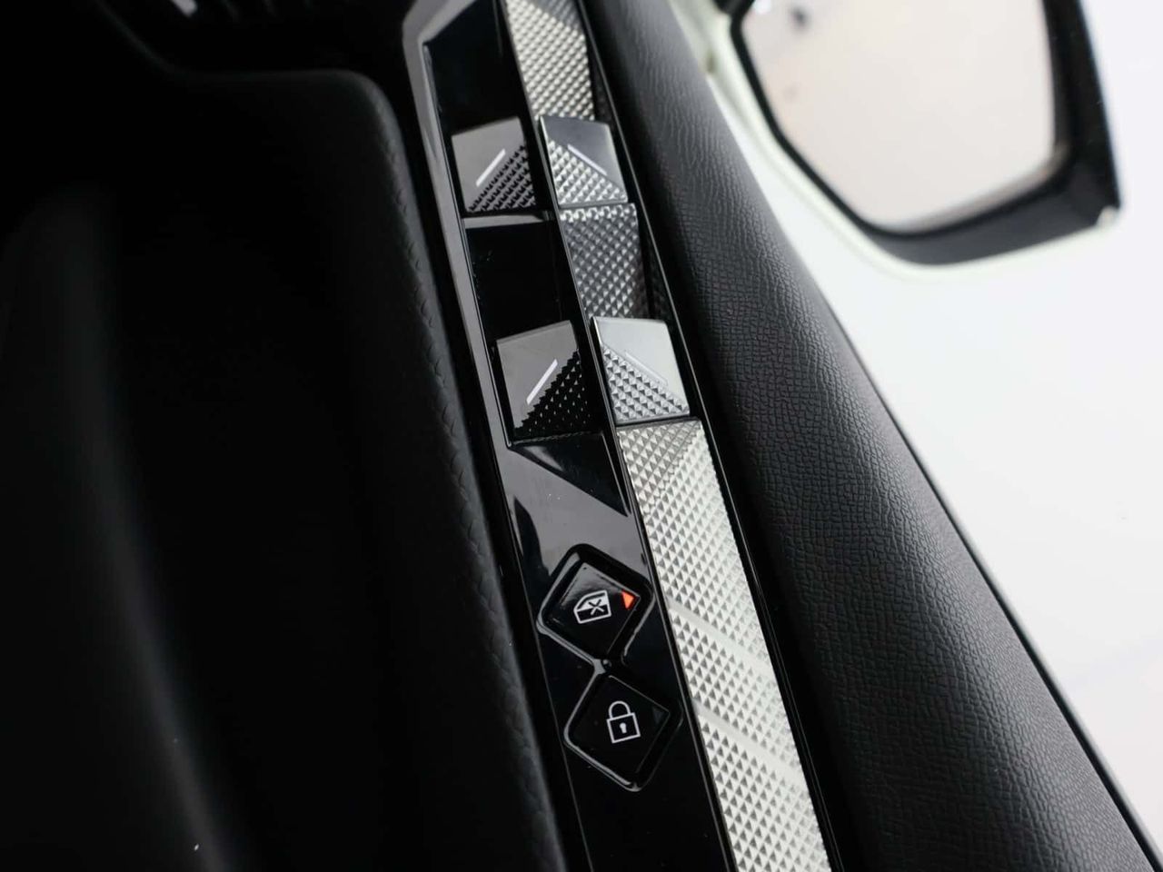 DS AUTOMOBILES DS 4