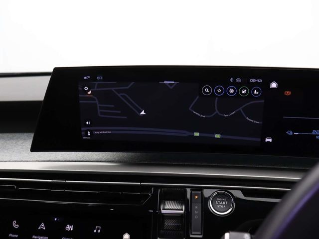 Peugeot E-3008