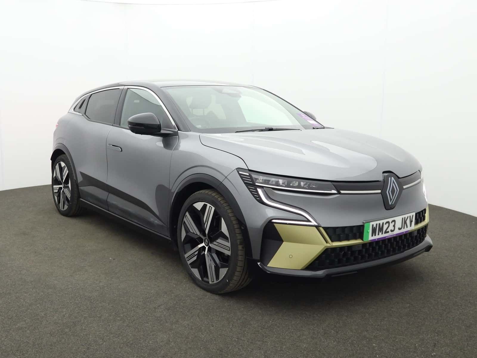 Renault Megane E-tech listing photo