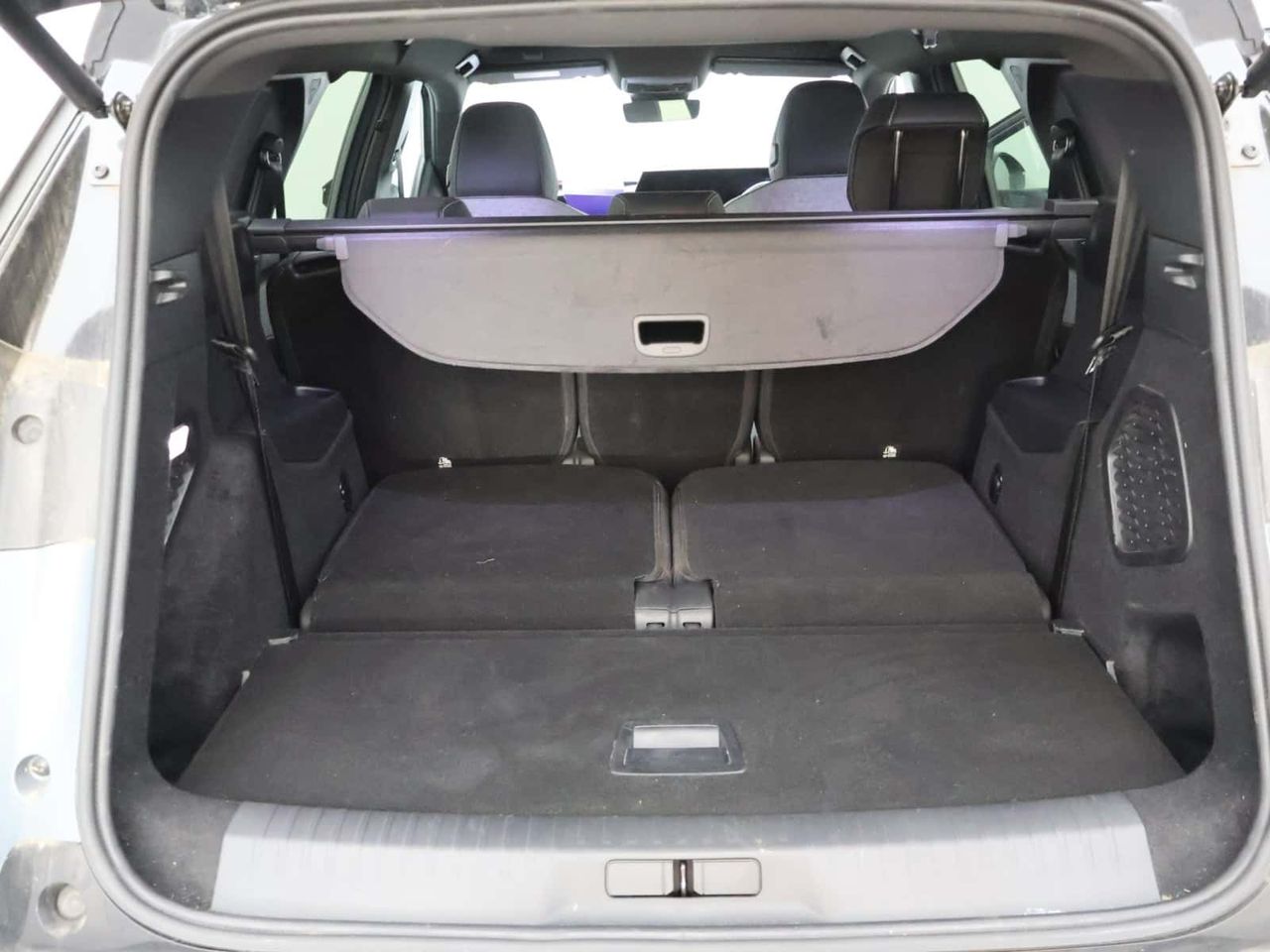 Peugeot E-5008
