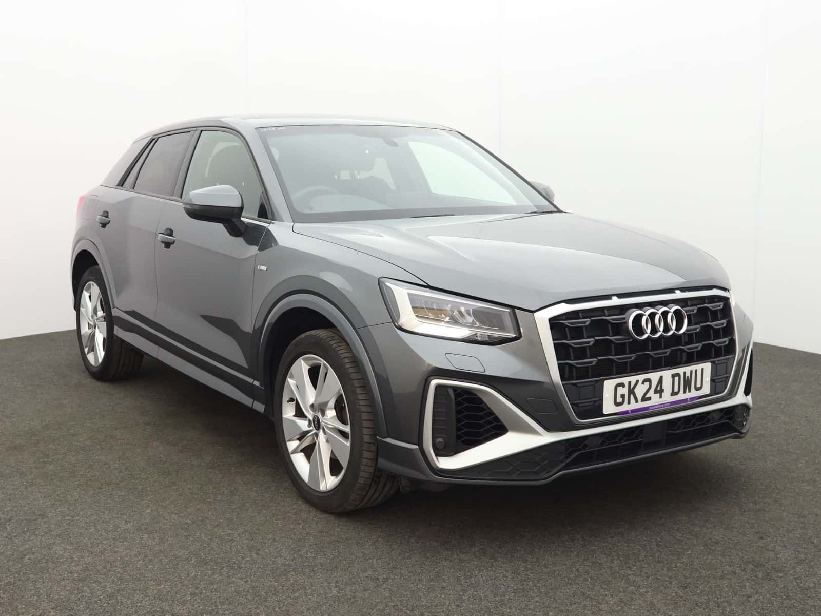 Audi Q2 listing photo