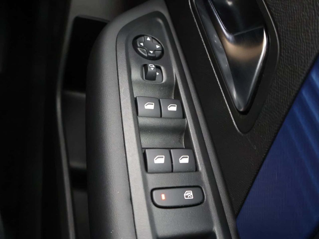 Citroen e-C4 X