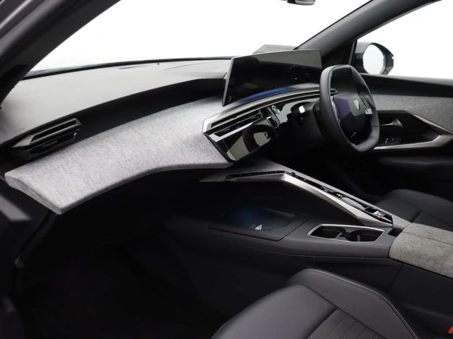 Peugeot E-3008