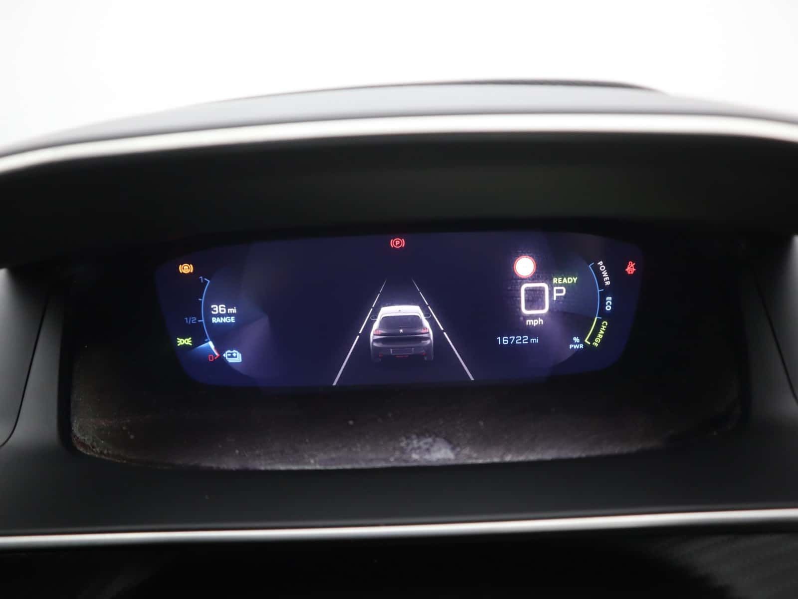 Peugeot E-208