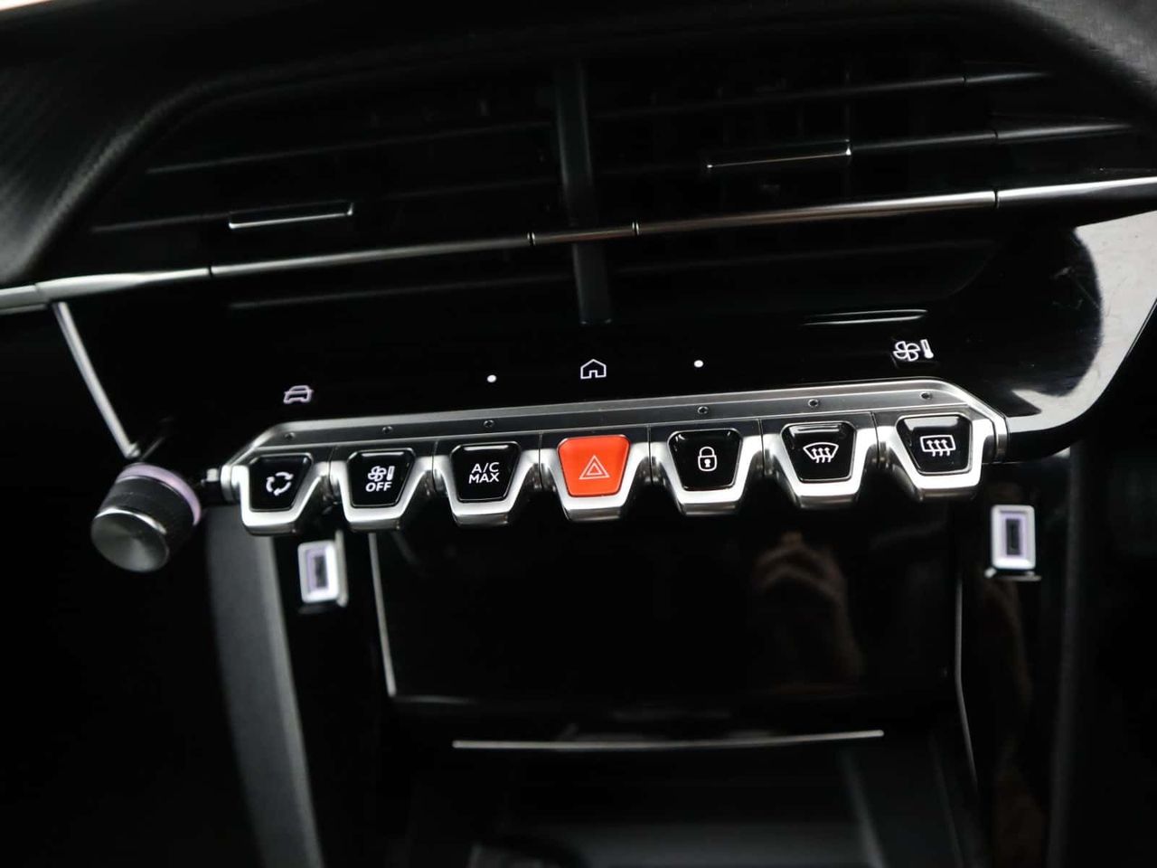 Peugeot E-2008 