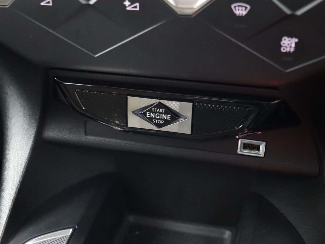 DS AUTOMOBILES DS 3 CROSSBACK 