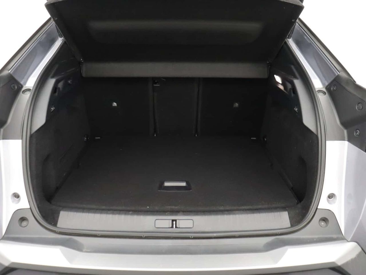 Peugeot E-3008