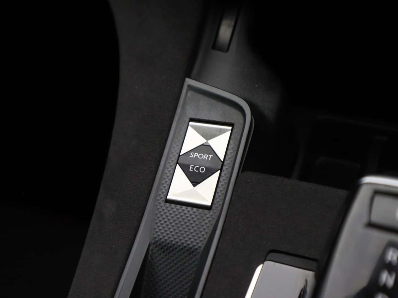 DS AUTOMOBILES DS 7 CROSSBACK 