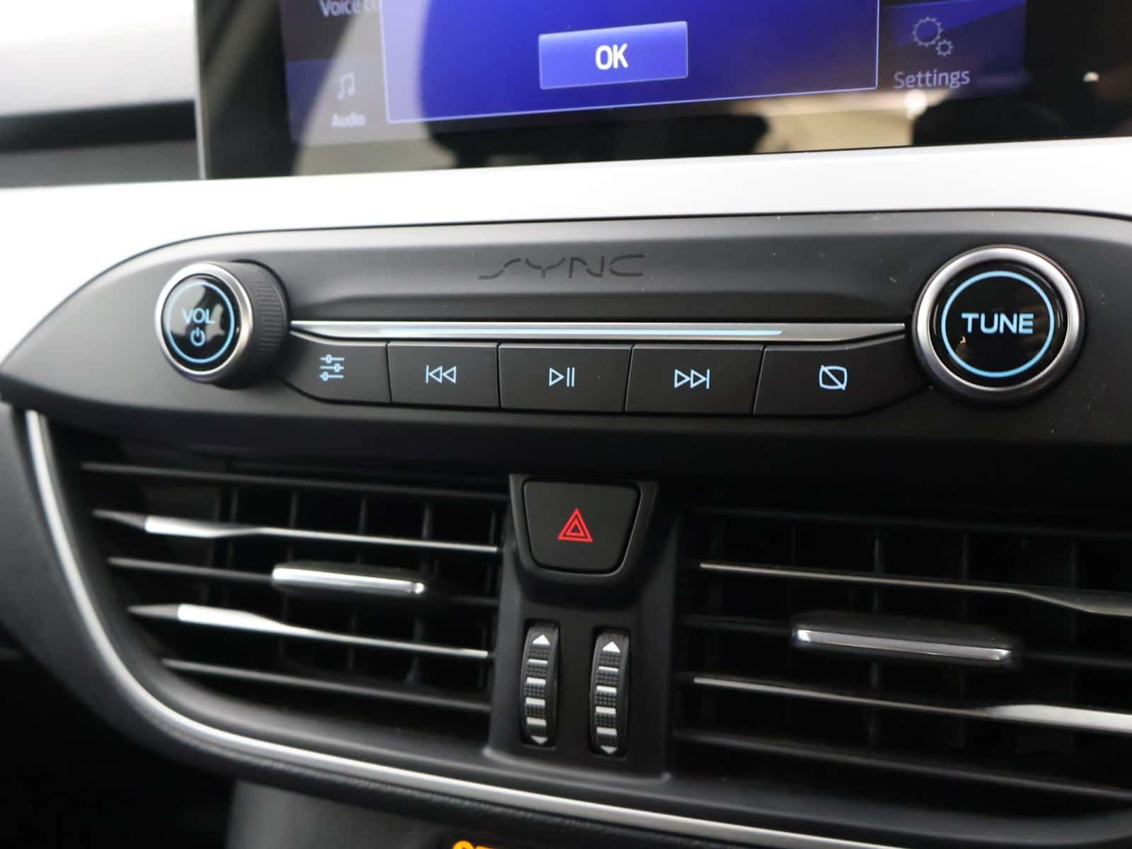FORD FOCUS FORD FOCUS 1.0 E B 100 ZETEC NAV 5DR MANUAL PETROL 41,103...
