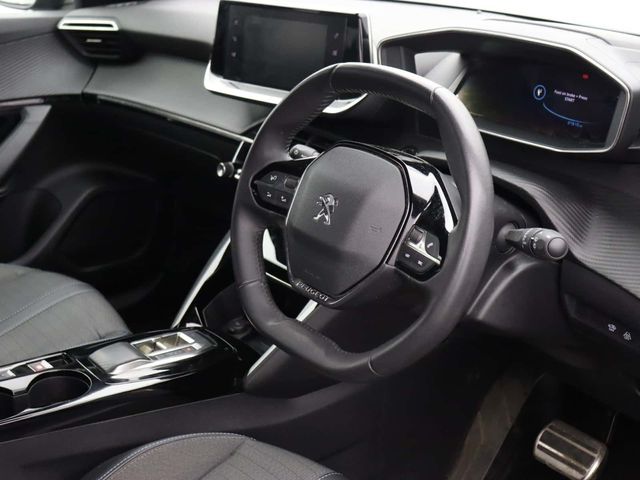 Peugeot E-2008