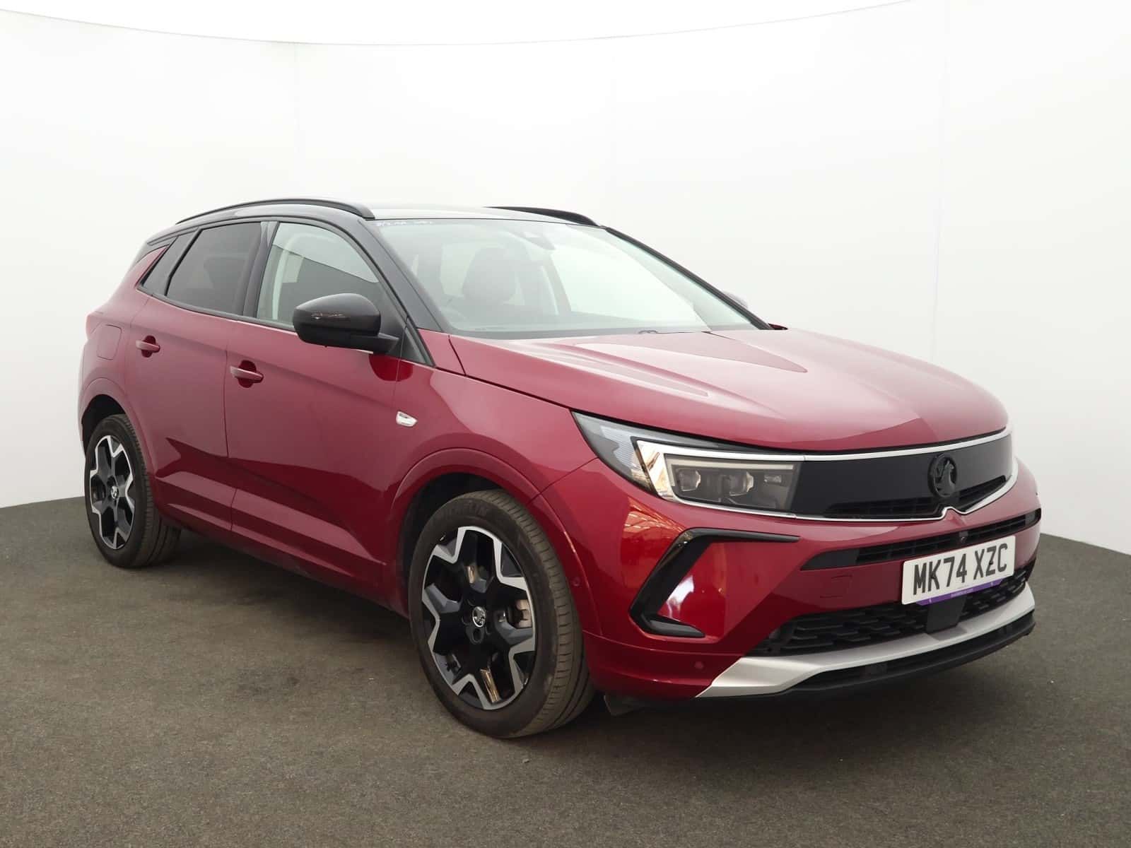 Vauxhall Grandland listing photo