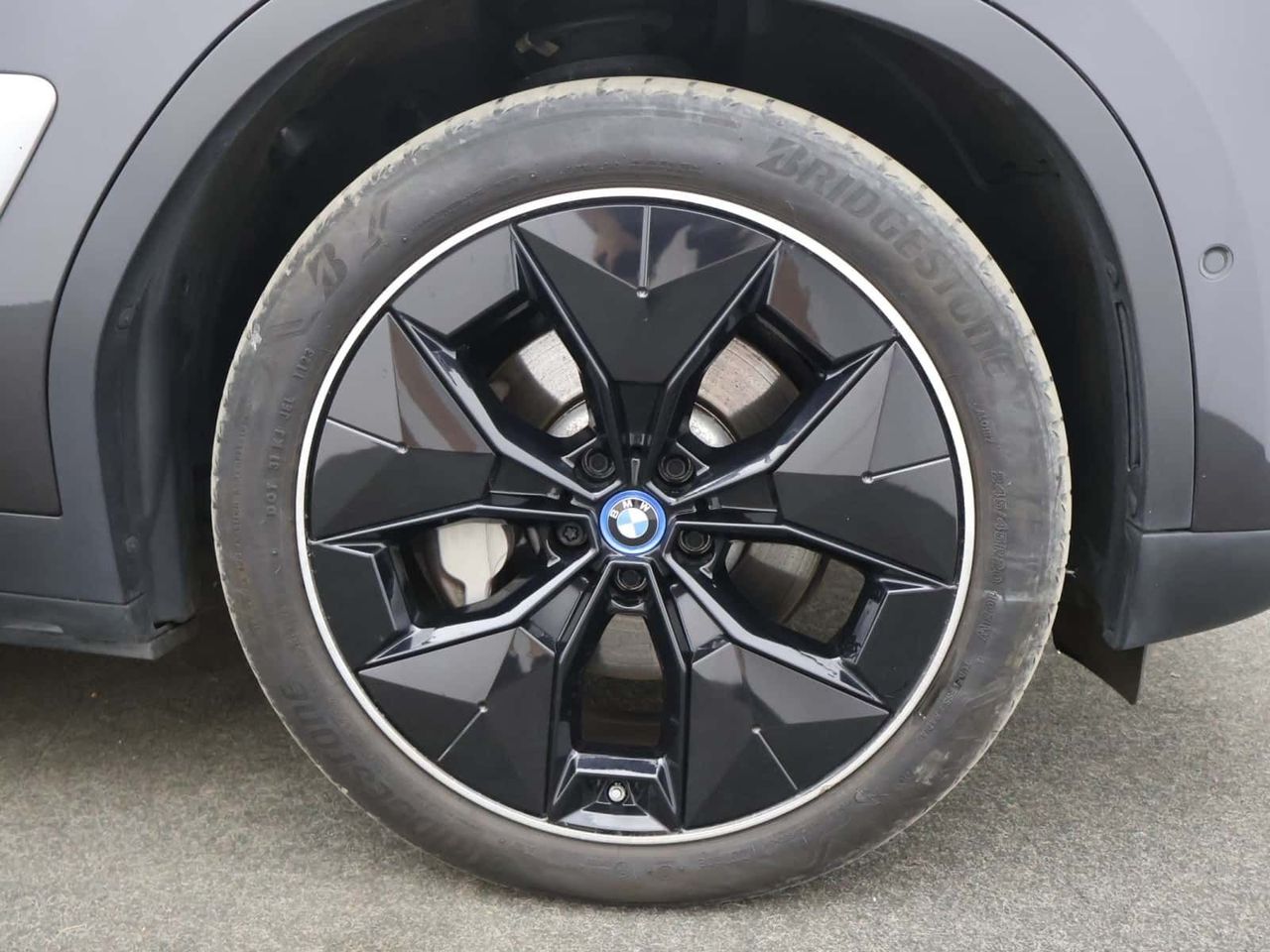 BMW iX3