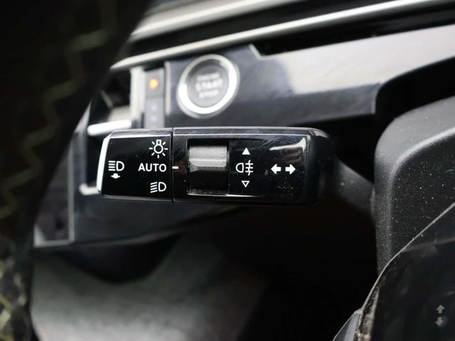 Peugeot E-5008