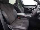Peugeot E-5008 