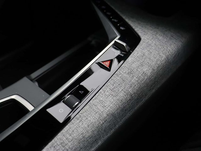 Peugeot E-3008