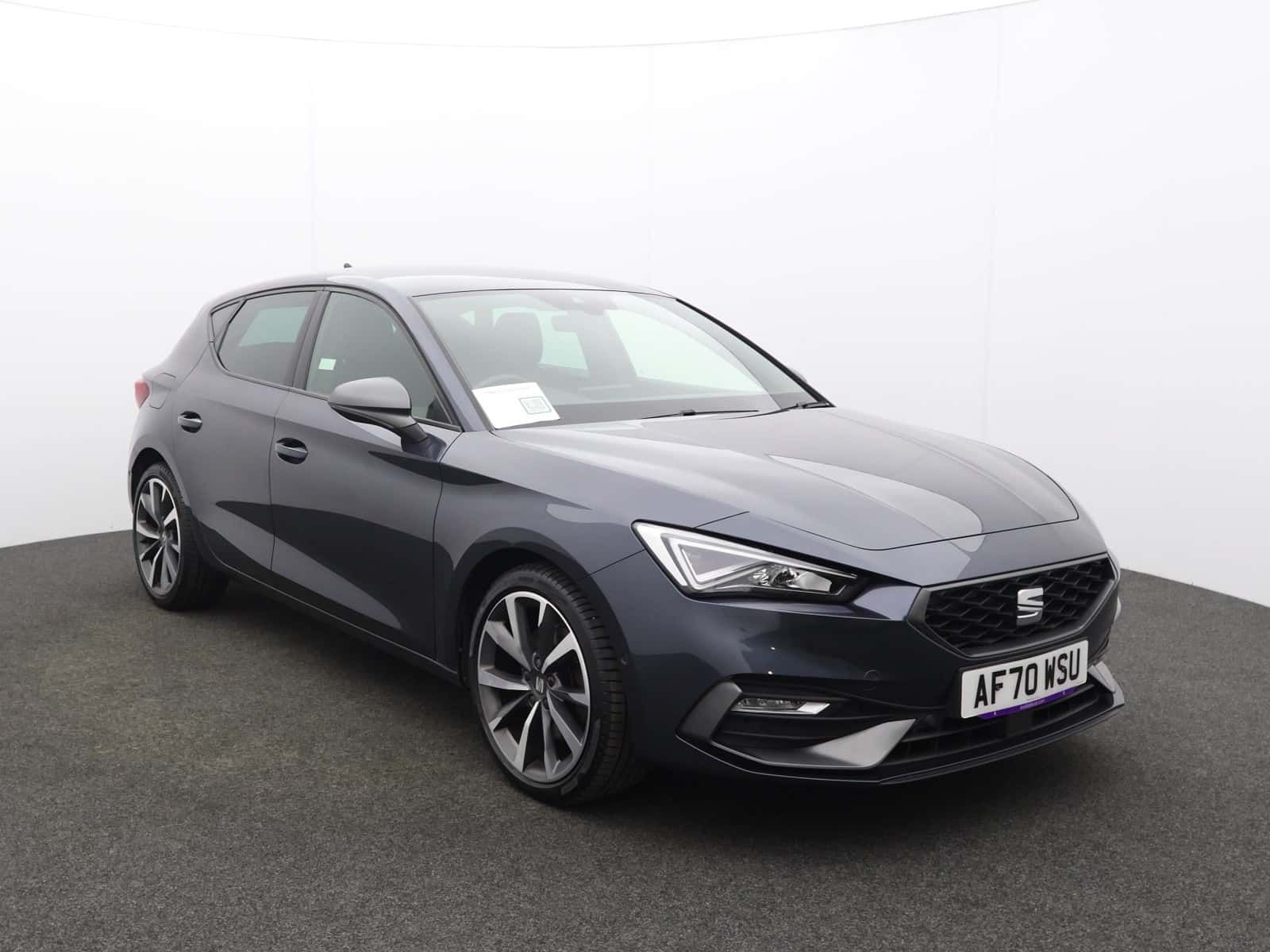 SEAT Leon listing photo