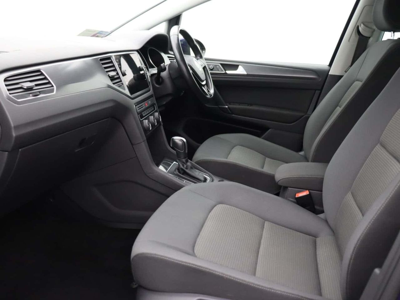 Volkswagen Golf SV 