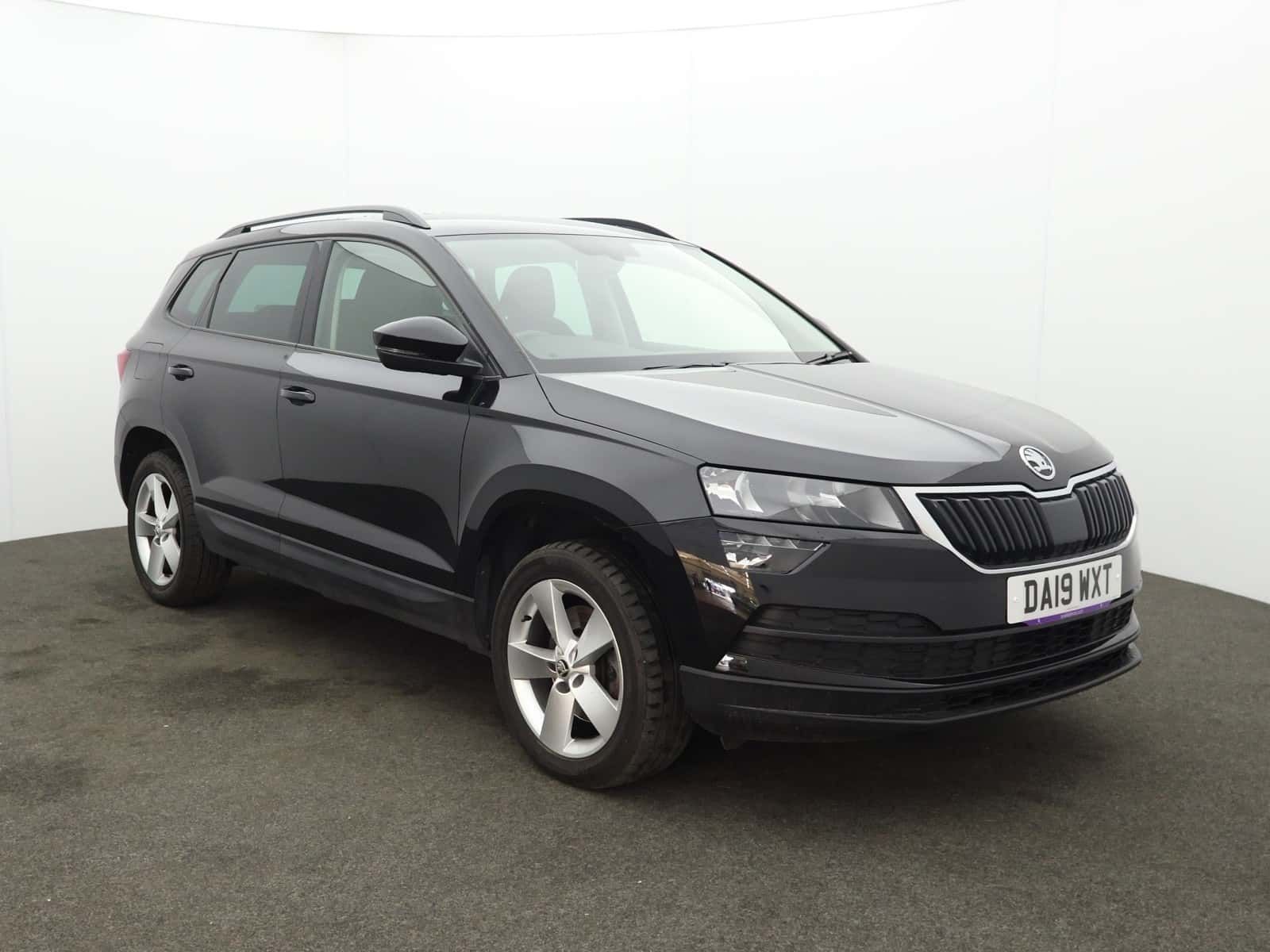 Skoda Karoq listing photo