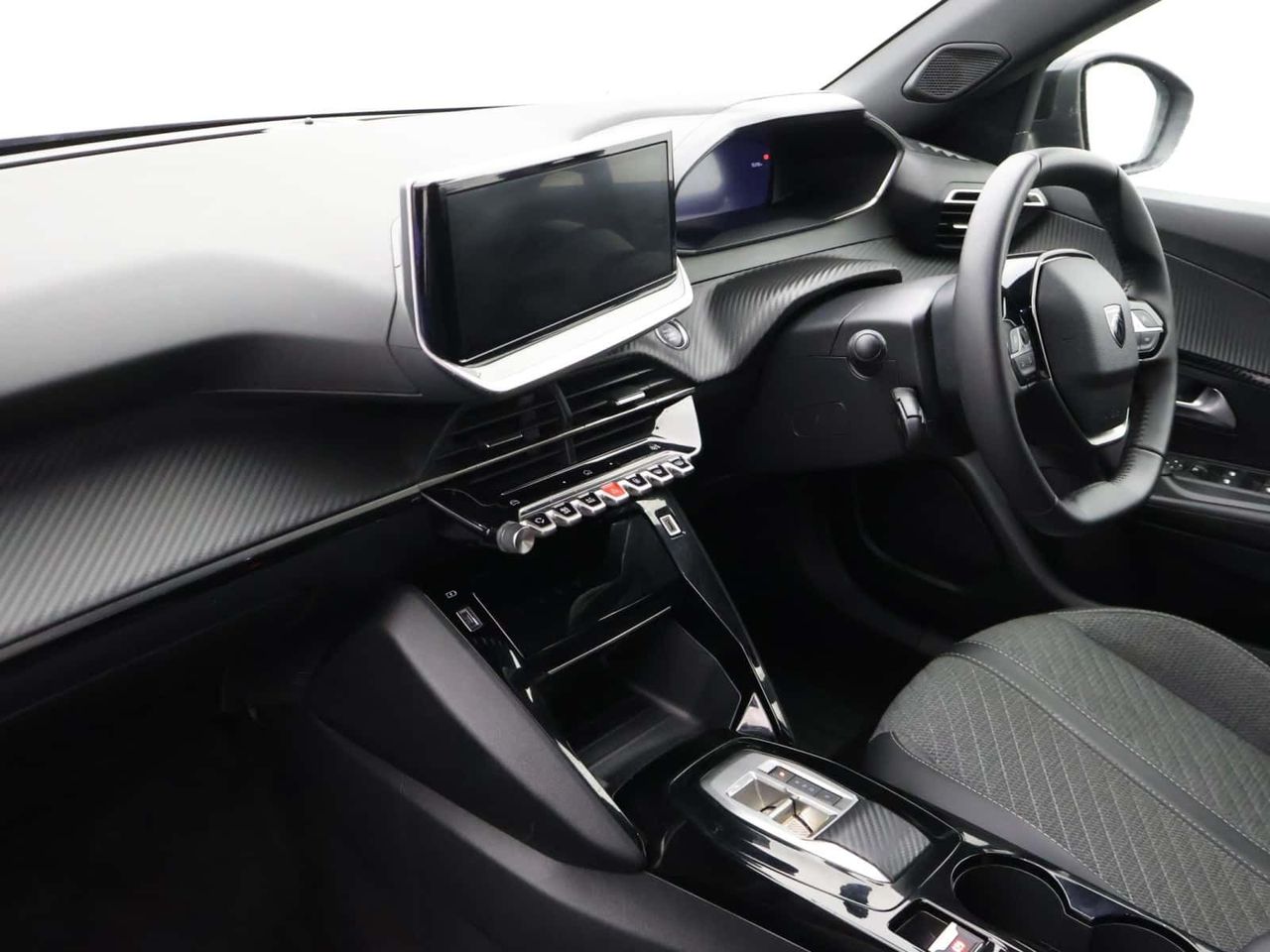 Peugeot E-2008