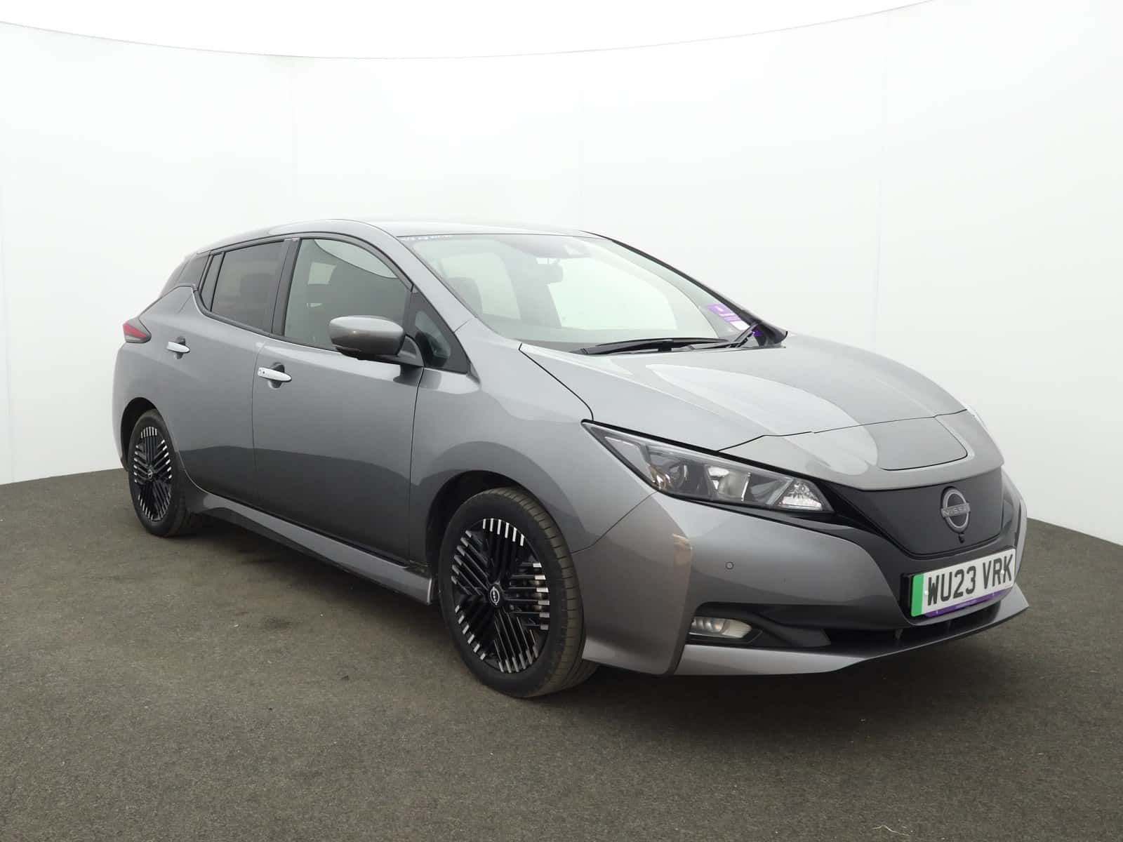 Nissan Leaf listing photo