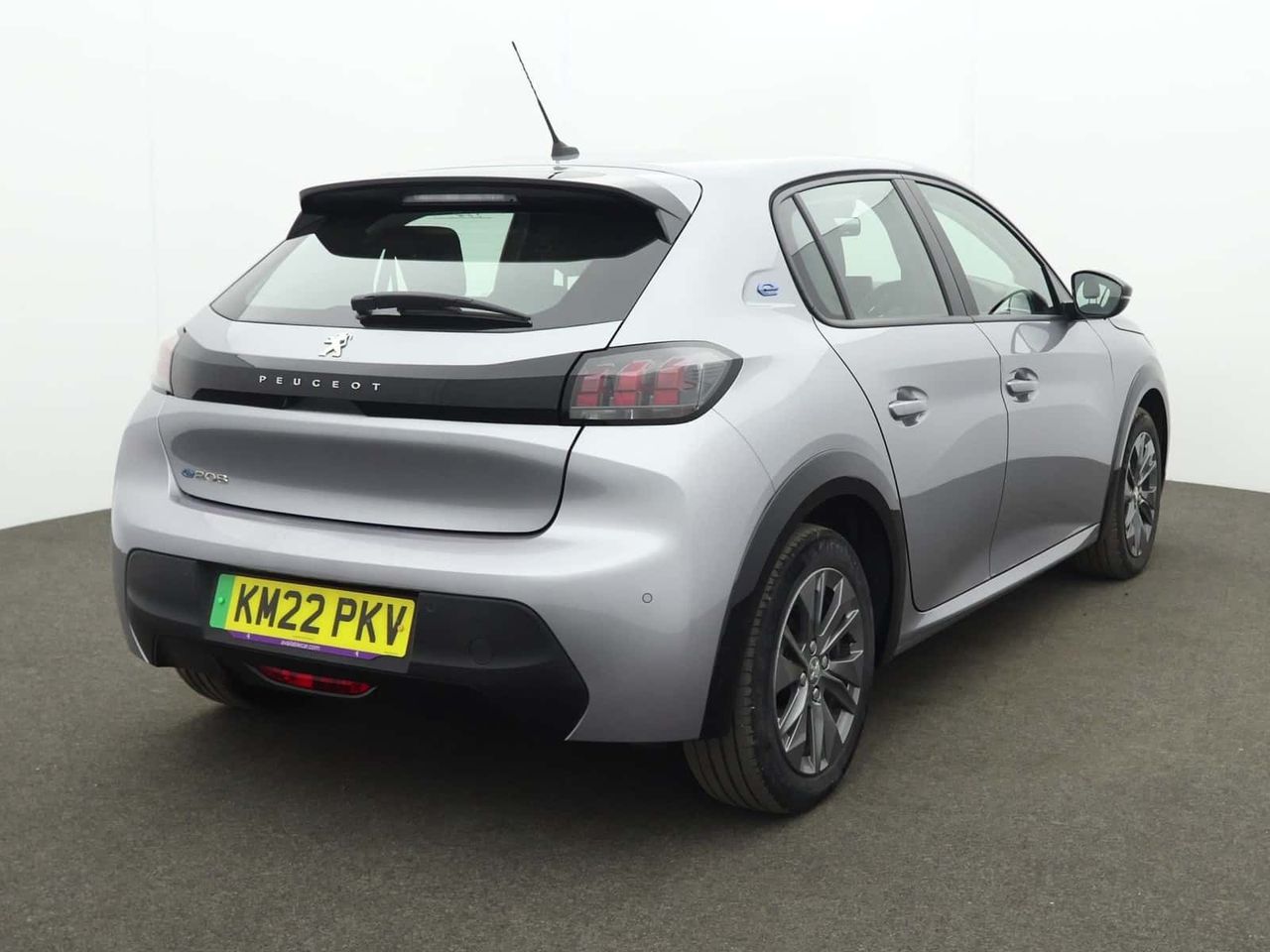 Peugeot E-208