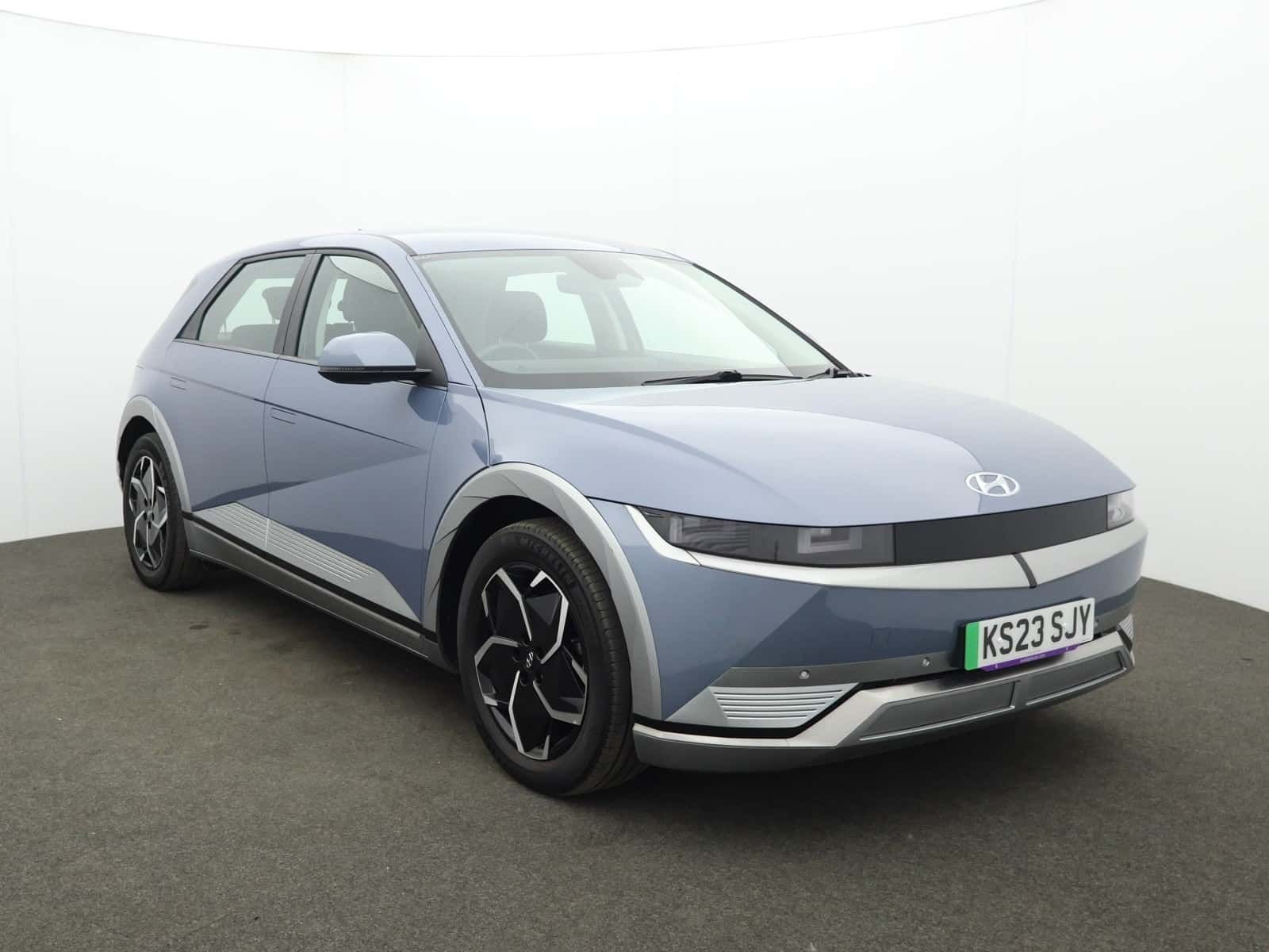 Hyundai Ioniq 5 listing photo