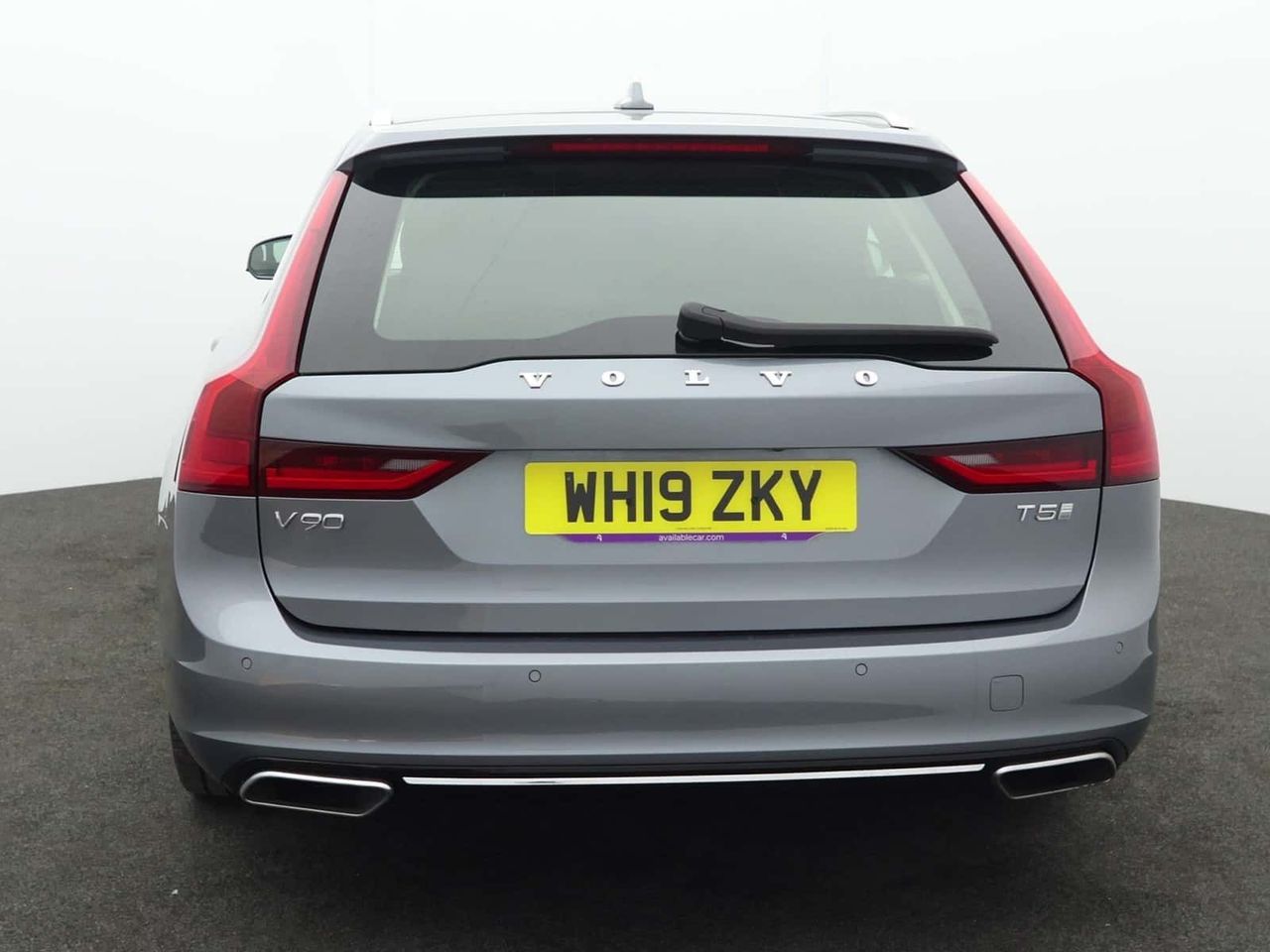 Volvo V90 