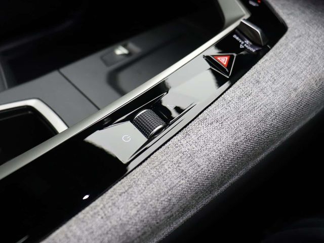 Peugeot E-3008